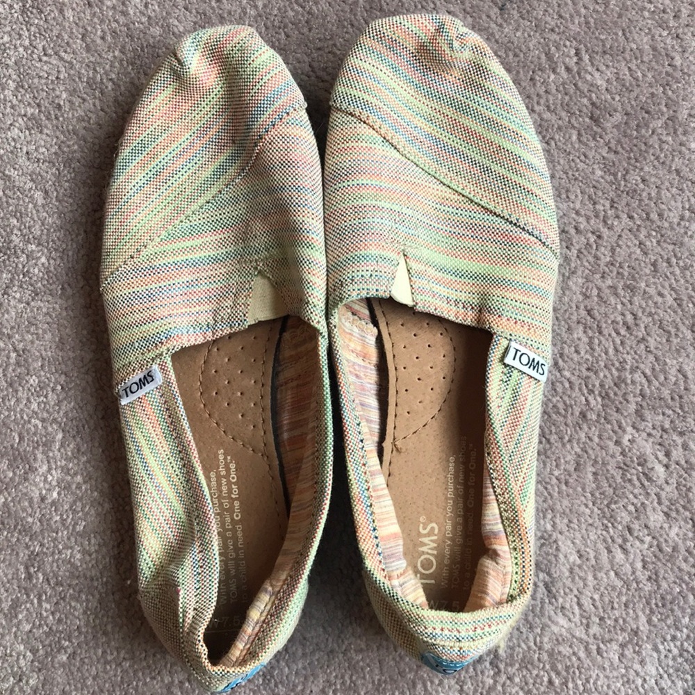 Rainbow colored toms